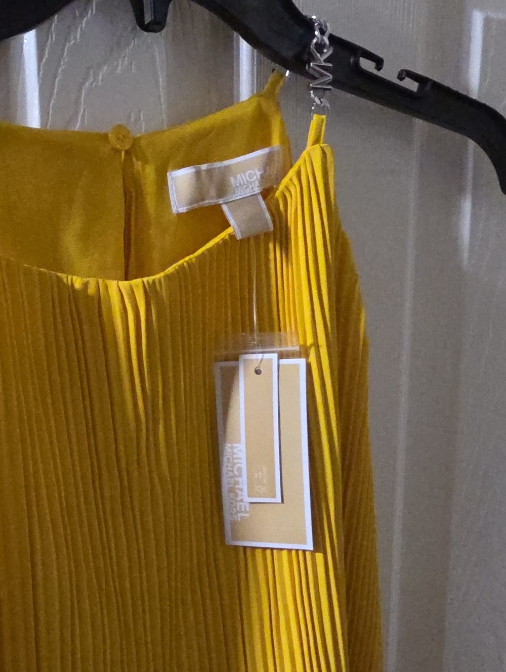 Michael Kors Mustard Yellow Pleated Blouse.  Ptp 21.5 Whimsical! - Picture 7 of 7